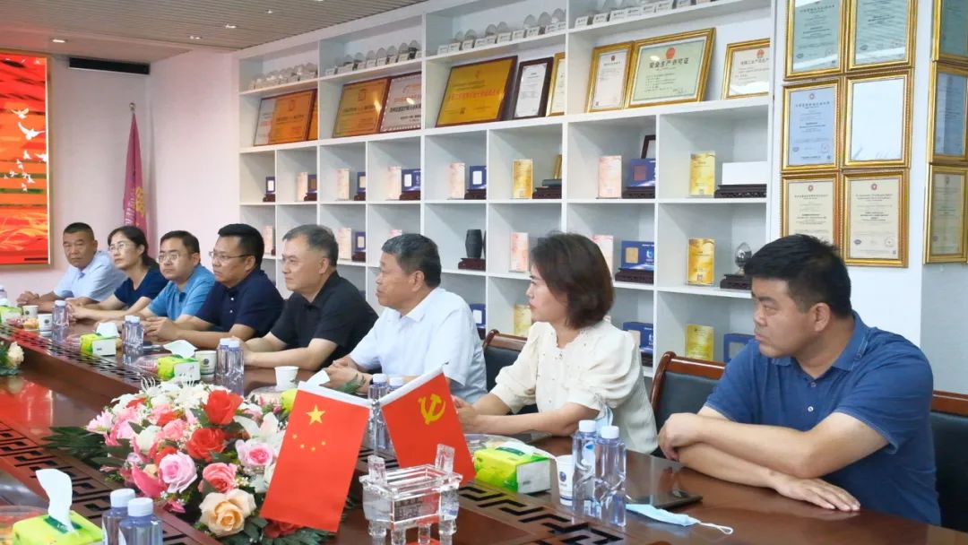 新密市委常委、政法委書記劉軍杰一行蒞臨榮盛科技集團調(diào)研指導